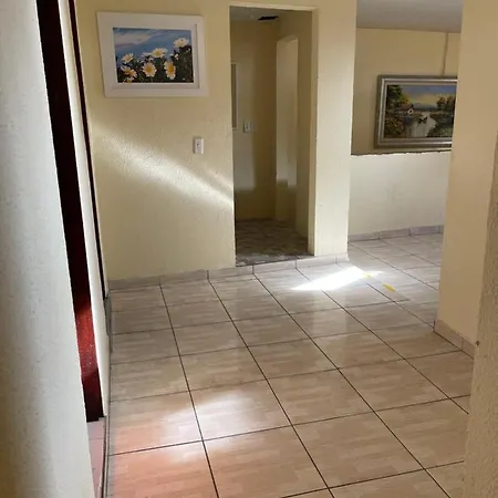Beija-flôr Aeroporto Albergue Fortaleza (Ceara)